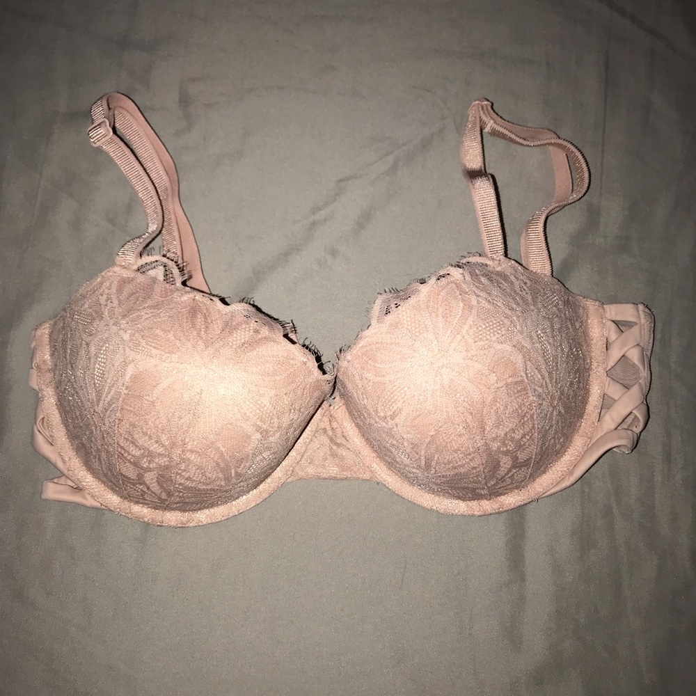 VICTORIAS SECRET/PINK BRA